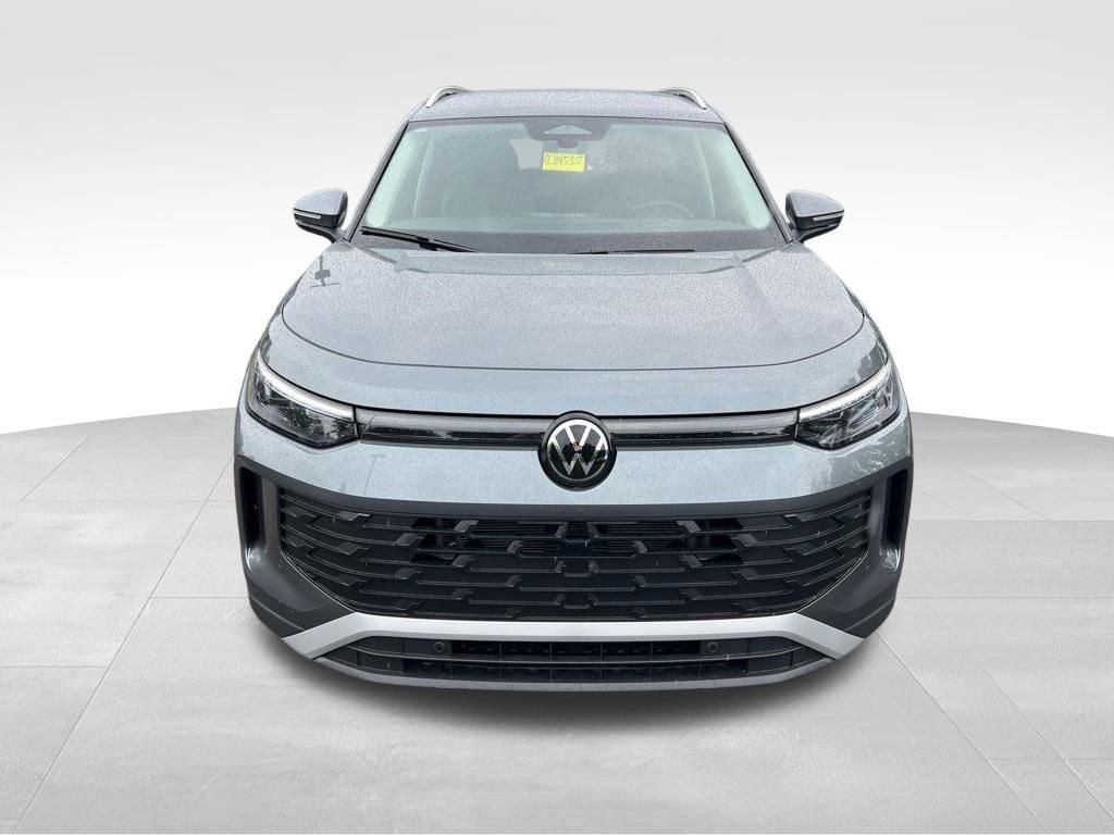 New 2026 Volkswagen Tiguan 2.0T SE SUV
