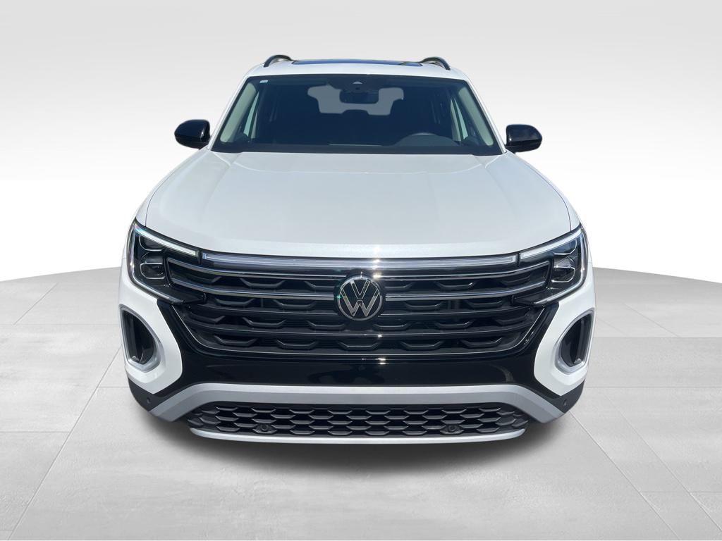 2026 Volkswagen Atlas Peak Edition SE photo 2