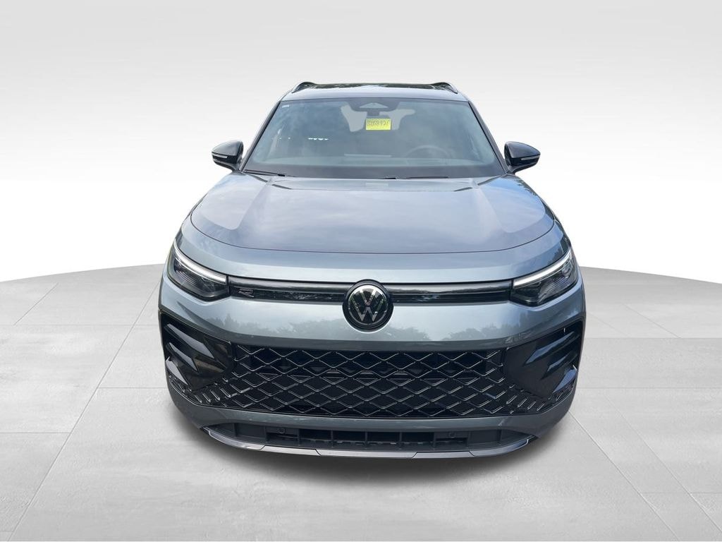 New 2025 Volkswagen Tiguan 2.0T SE R-Line Black SUV