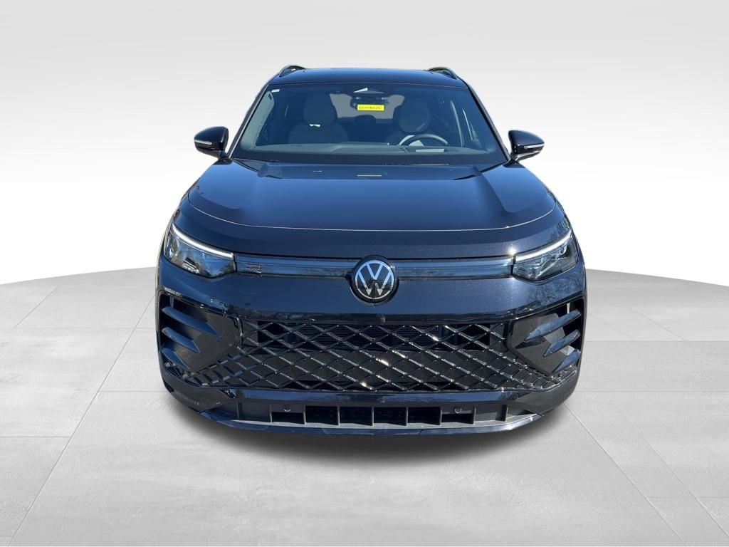 New 2026 Volkswagen Tiguan 2.0T SE R-Line Black SUV