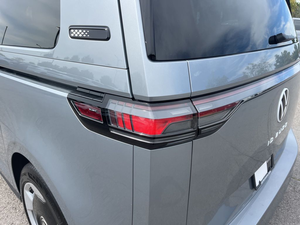 2025 Volkswagen ID. Buzz PRO S - Photo 12
