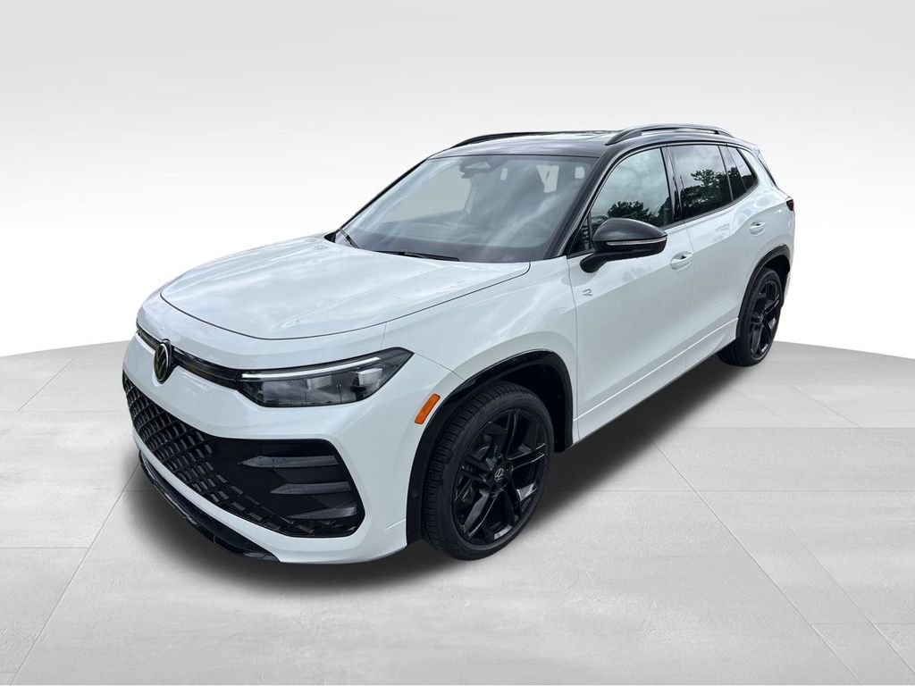 2026 Volkswagen Tiguan 2.0T SE R-Line Black's photo