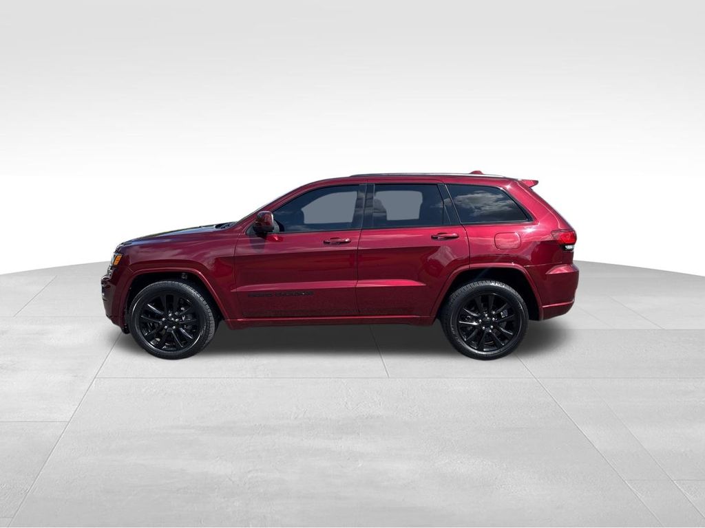 2020 Jeep Grand Cherokee Laredo photo 3
