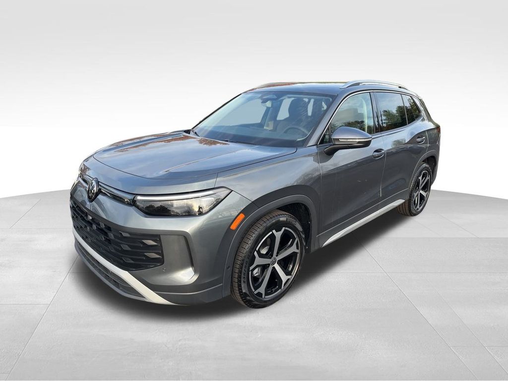 2026 Volkswagen Tiguan SE's photo