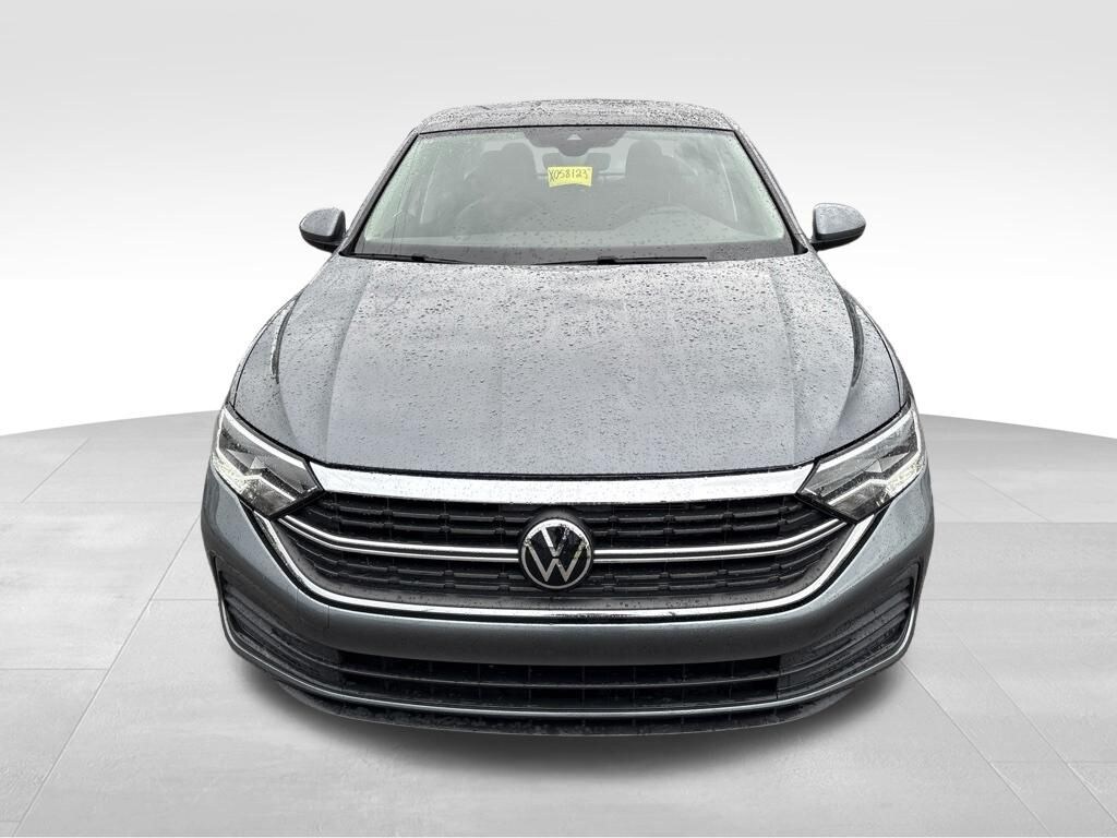 Used 2024 Volkswagen Jetta 1.5T SE Sedan