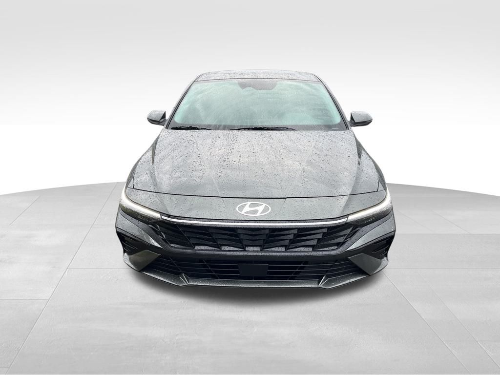 2025 Hyundai Elantra Limited photo 2