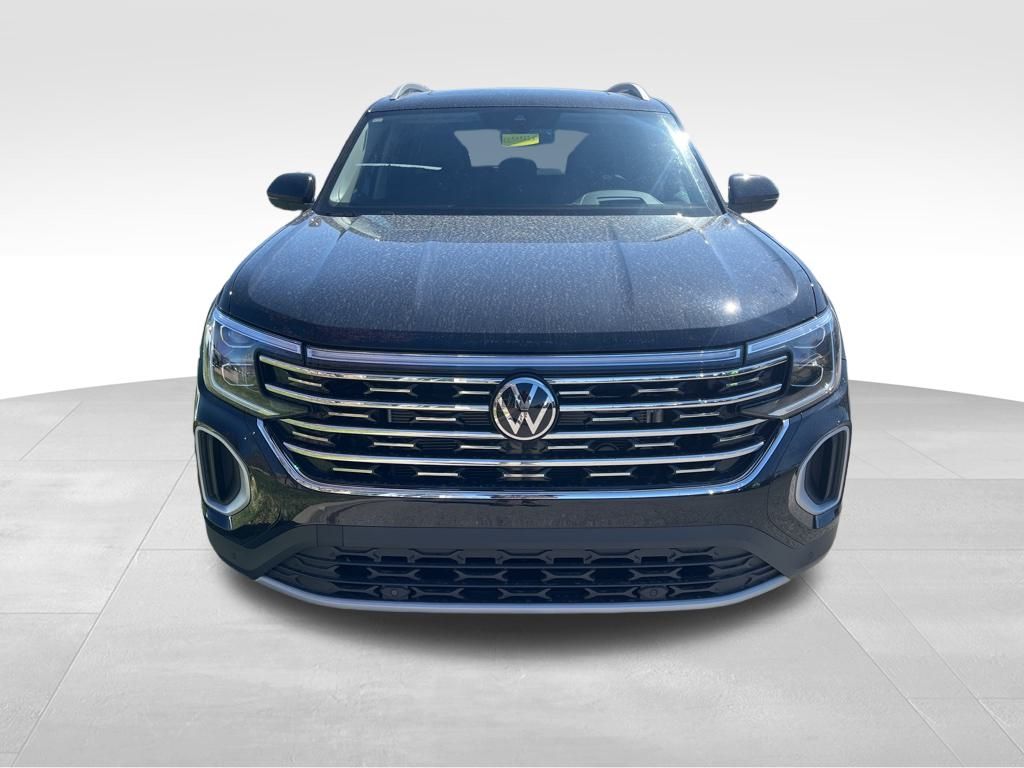 2025 Volkswagen Atlas SEL photo 2