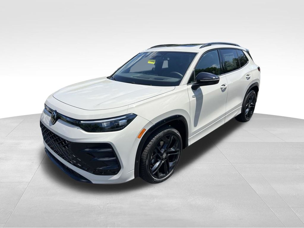 2026 Volkswagen Tiguan 2.0T SE R-Line Black's photo