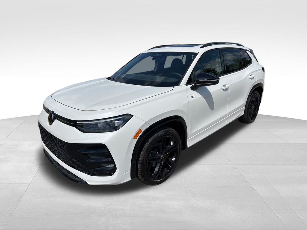 2026 Volkswagen Tiguan 2.0T SE R-Line Black's photo