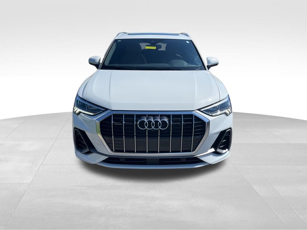 2024 Audi Q3 45 TFSI S line Premium photo 2