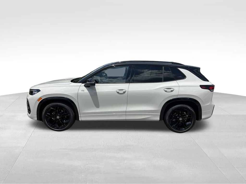 New 2026 Volkswagen Tiguan 2.0T SE R-Line Black SUV