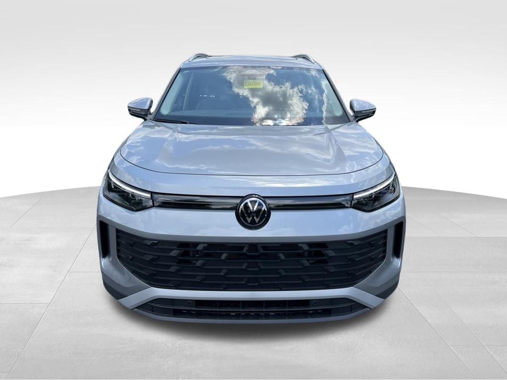 New 2026 Volkswagen Tiguan SE SUV