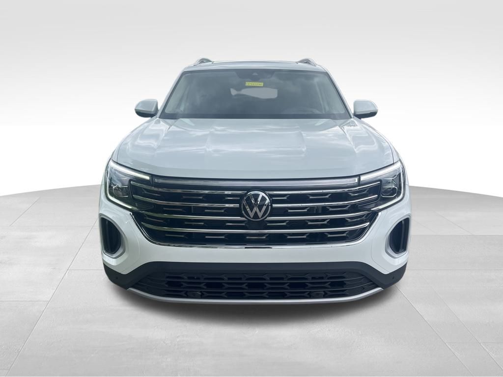 2025 Volkswagen Atlas SEL photo 2