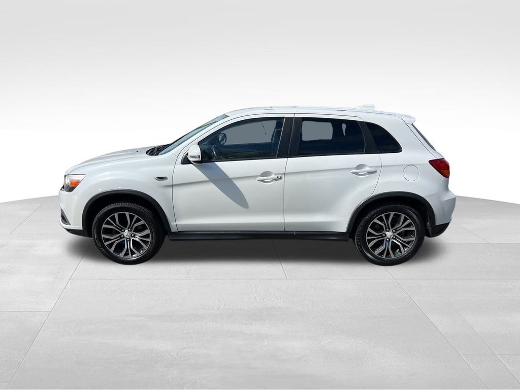 2019 Mitsubishi Outlander Sport SE photo 2