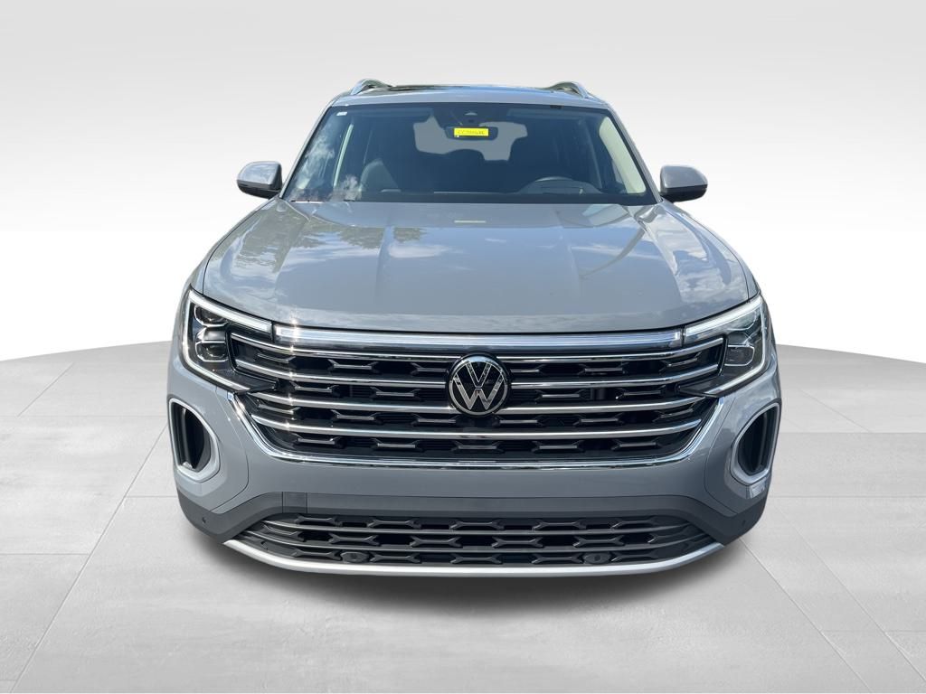 2026 Volkswagen Atlas SEL photo 2