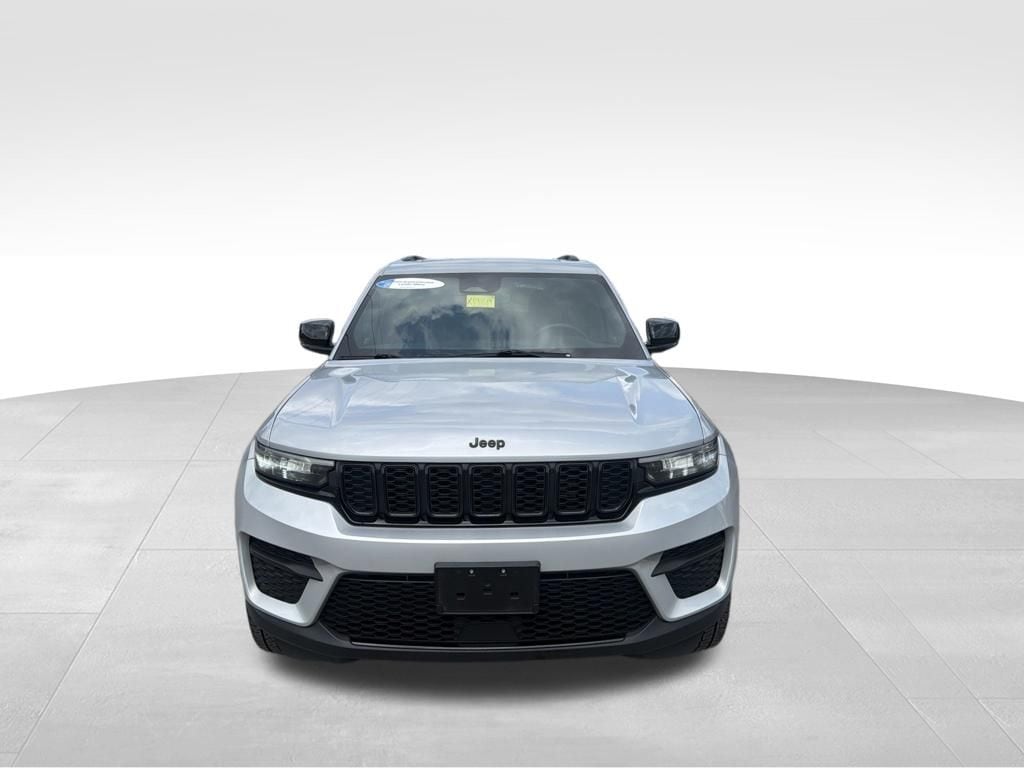 Used 2023 Jeep Grand Cherokee Laredo SUV