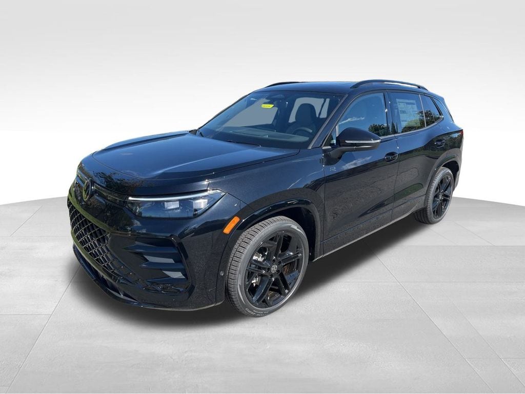 2026 Volkswagen Tiguan SE R-LINE BLACK's photo