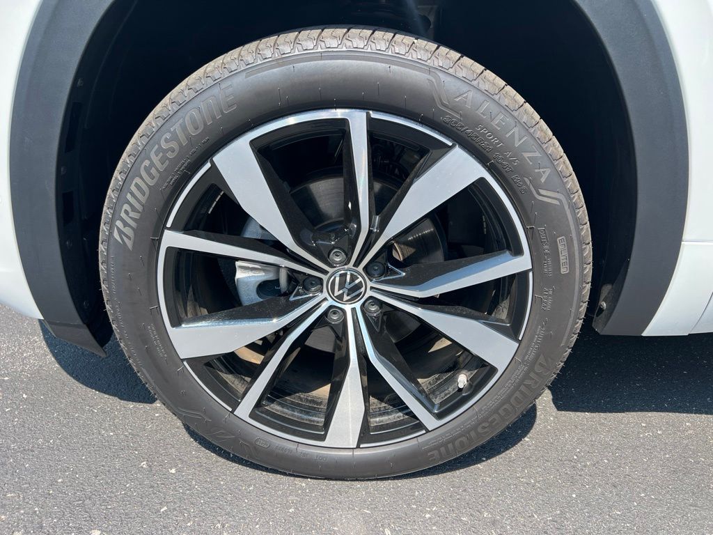 2026 Volkswagen Atlas SEL Premium R-Line - Photo 8