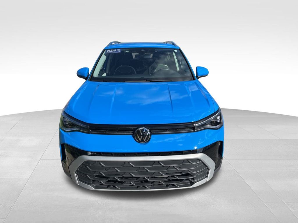 2025 Volkswagen Taos SE photo 2