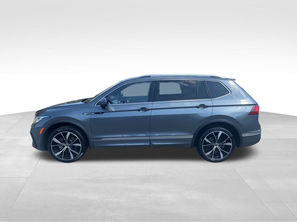 2022 Volkswagen Tiguan SEL Premium R-Line photo 2