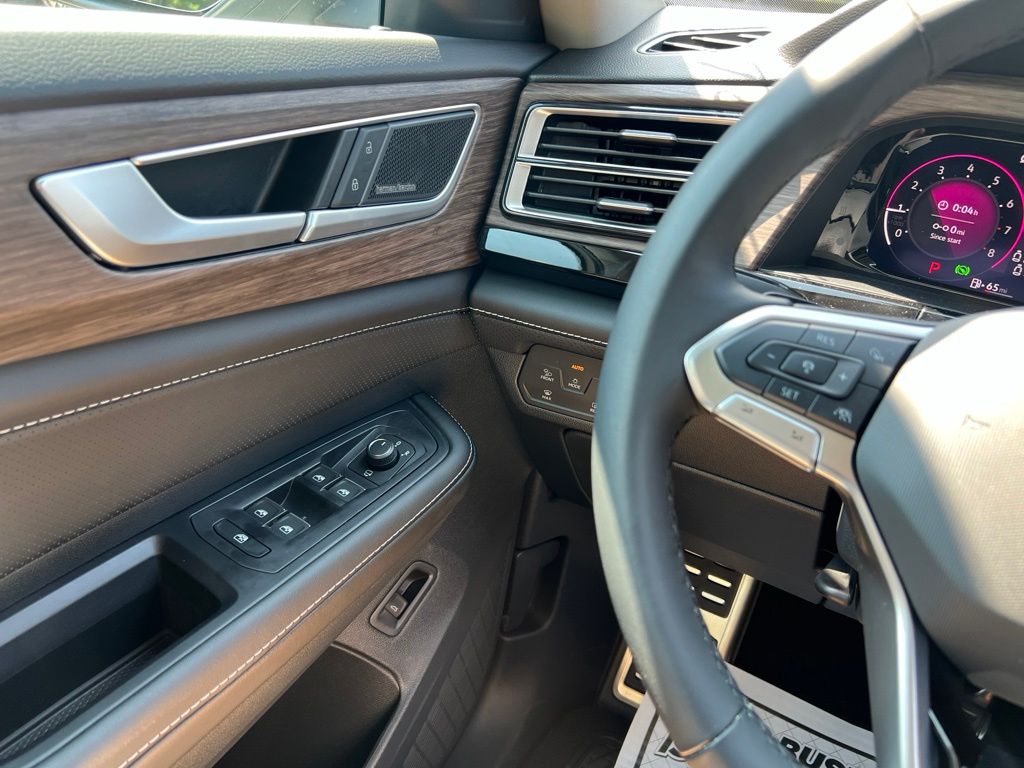 2026 Volkswagen Atlas SEL Premium R-Line - Photo 18
