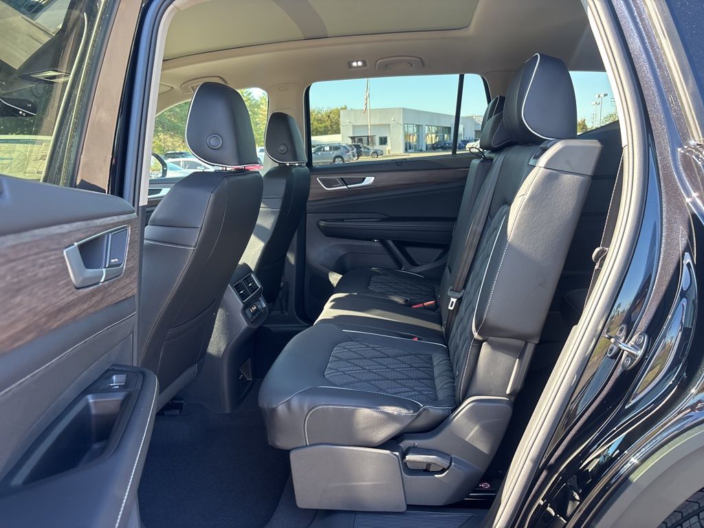 2026 Volkswagen Atlas SEL Premium R-Line - Photo 25