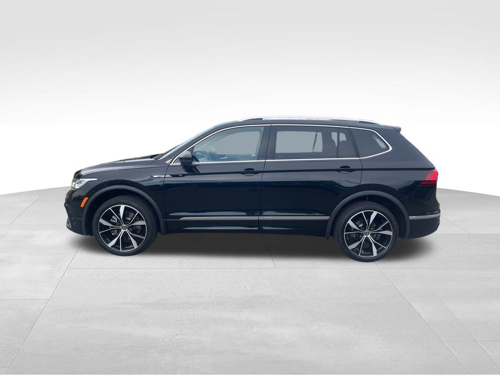 2024 Volkswagen Tiguan SEL R-Line Black photo 3