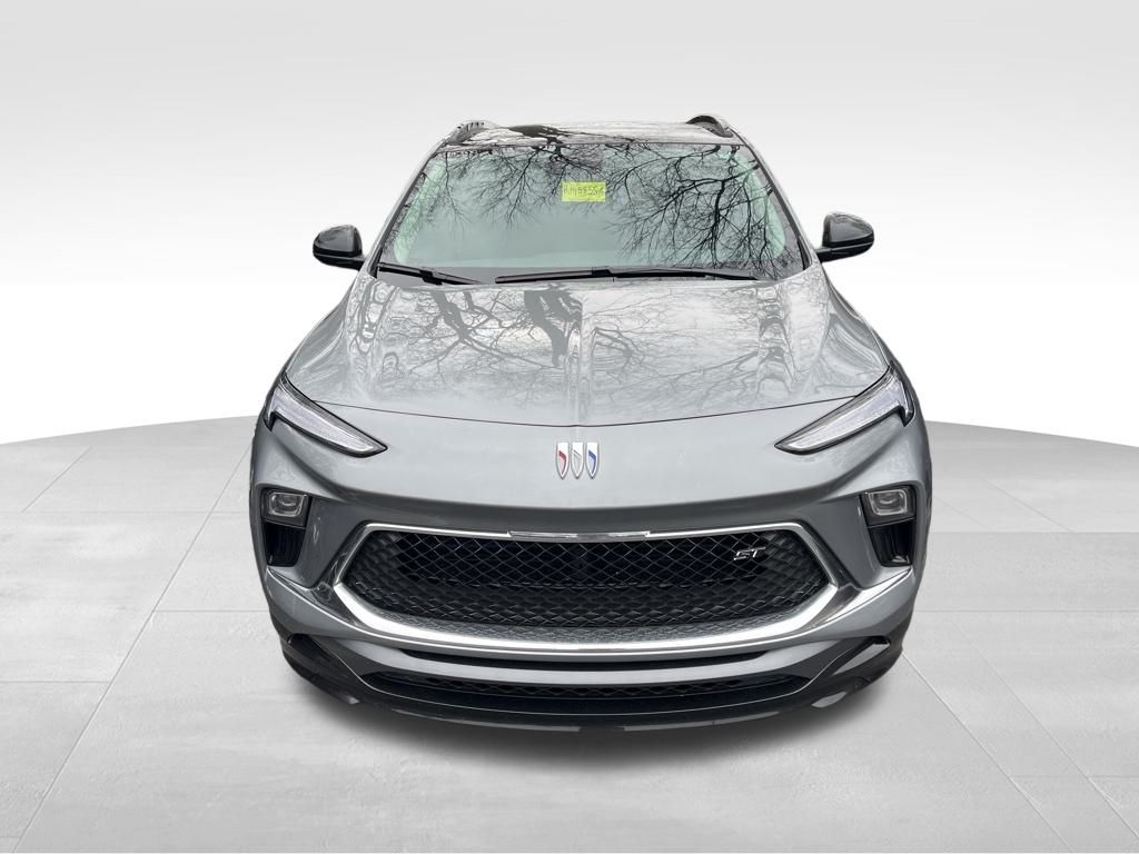 2025 Buick Encore GX Sport Touring photo 2