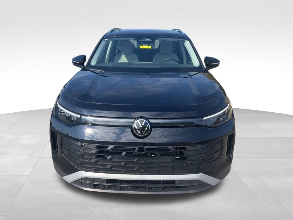 2025 Volkswagen Tiguan SE photo 2