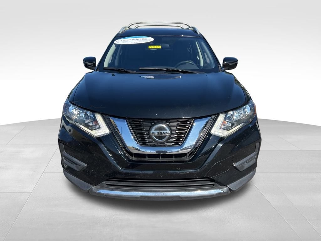 2019 Nissan Rogue S photo 2