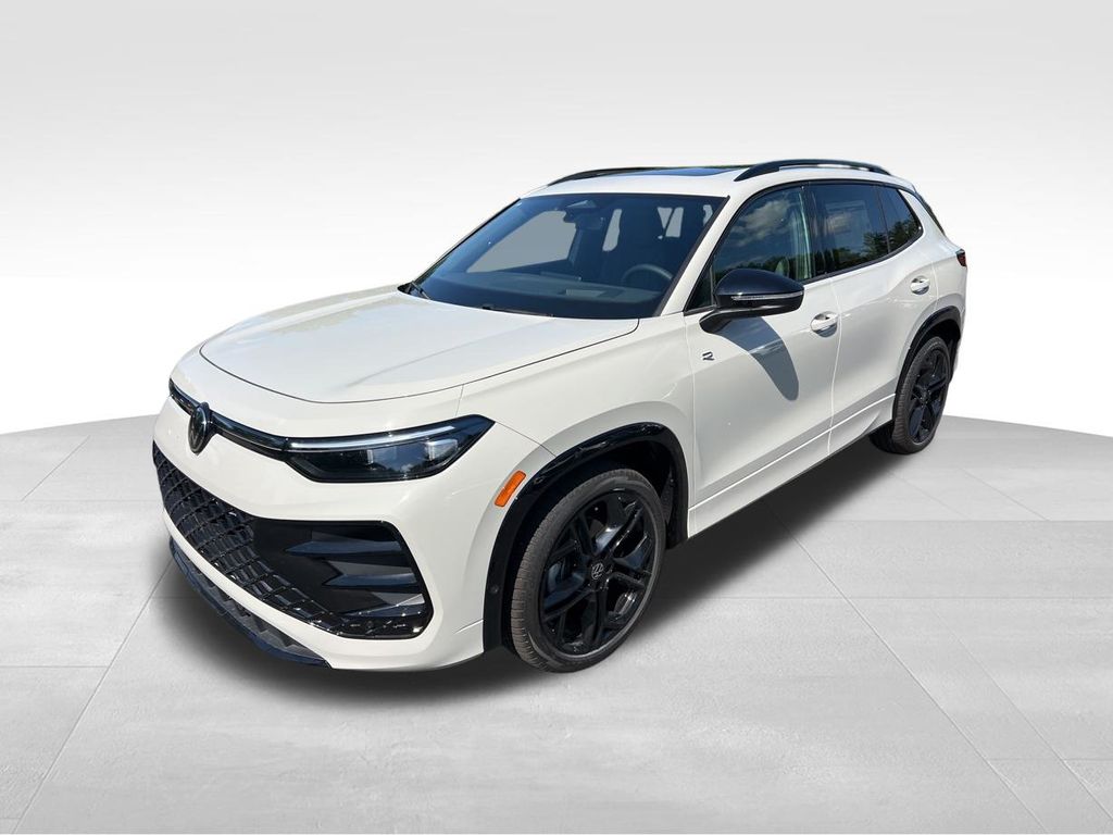 2026 Volkswagen Tiguan 2.0T SE R-Line Black's photo