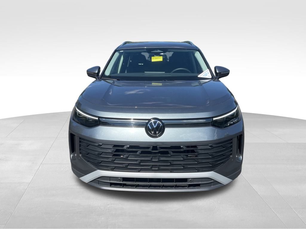2025 Volkswagen Tiguan SE photo 2