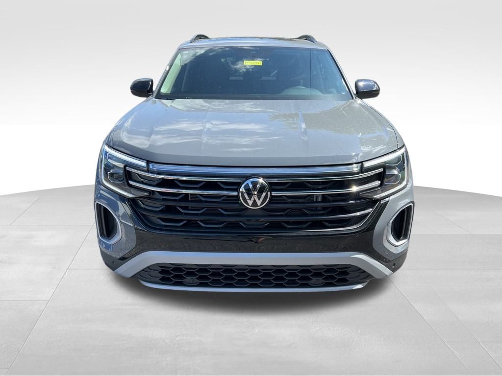 2025 Volkswagen Atlas Peak Edition SE photo 2