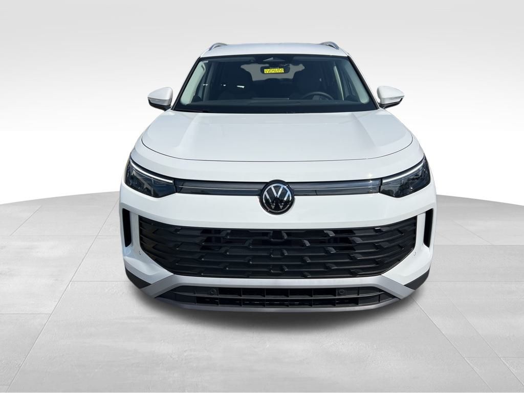 2025 Volkswagen Tiguan SE photo 2