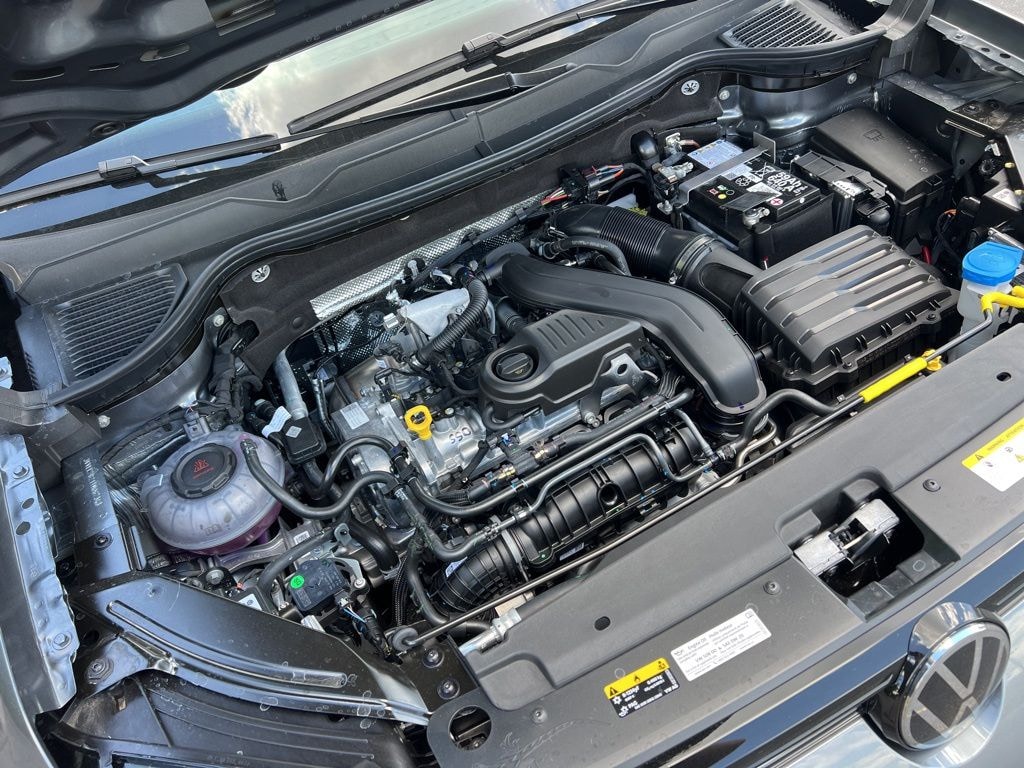 New 2026 Volkswagen Taos 1.5T SE SUV