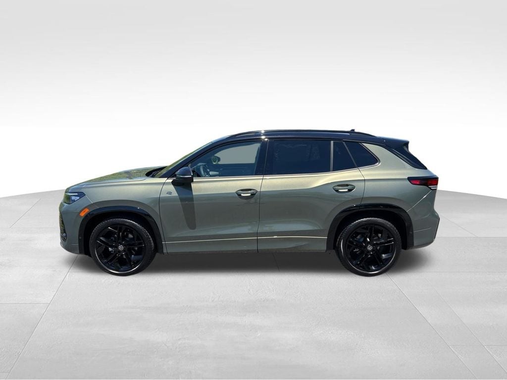 New 2026 Volkswagen Tiguan 2.0T SE R-Line Black SUV