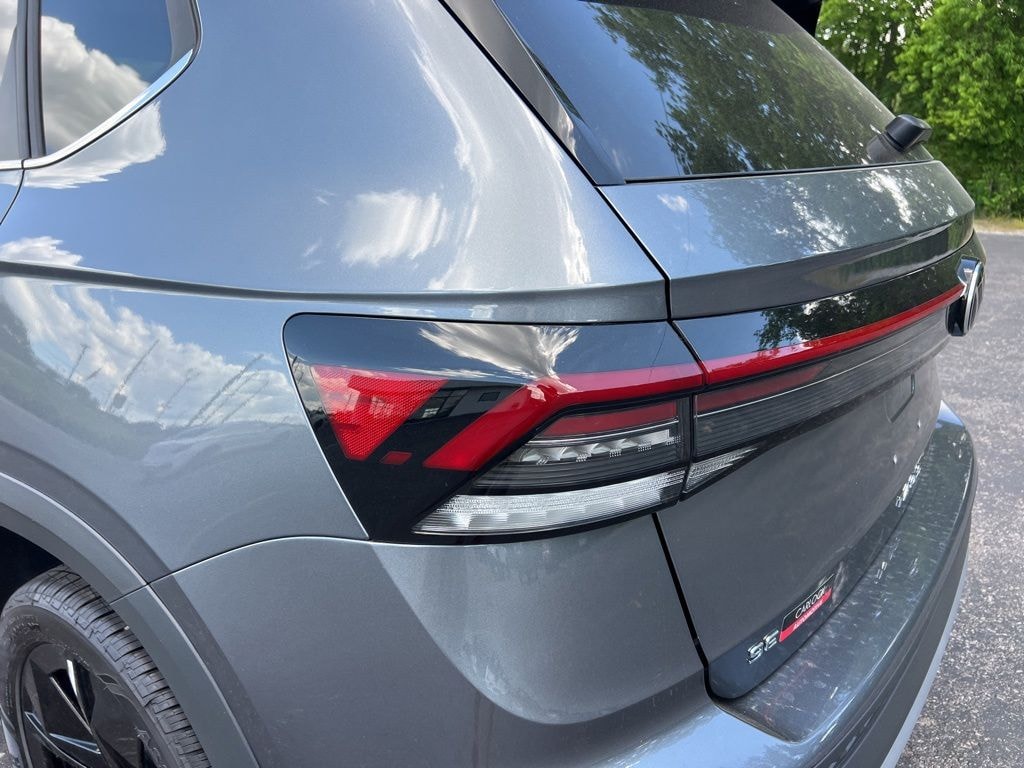 New 2026 Volkswagen Taos 1.5T SE SUV
