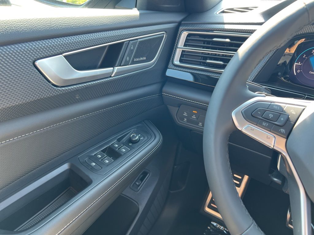 2026 Volkswagen Atlas Cross Sport SEL Premium R-LINE - Photo 19