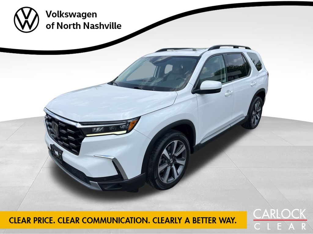 2023 Honda Pilot Touring AWD's photo