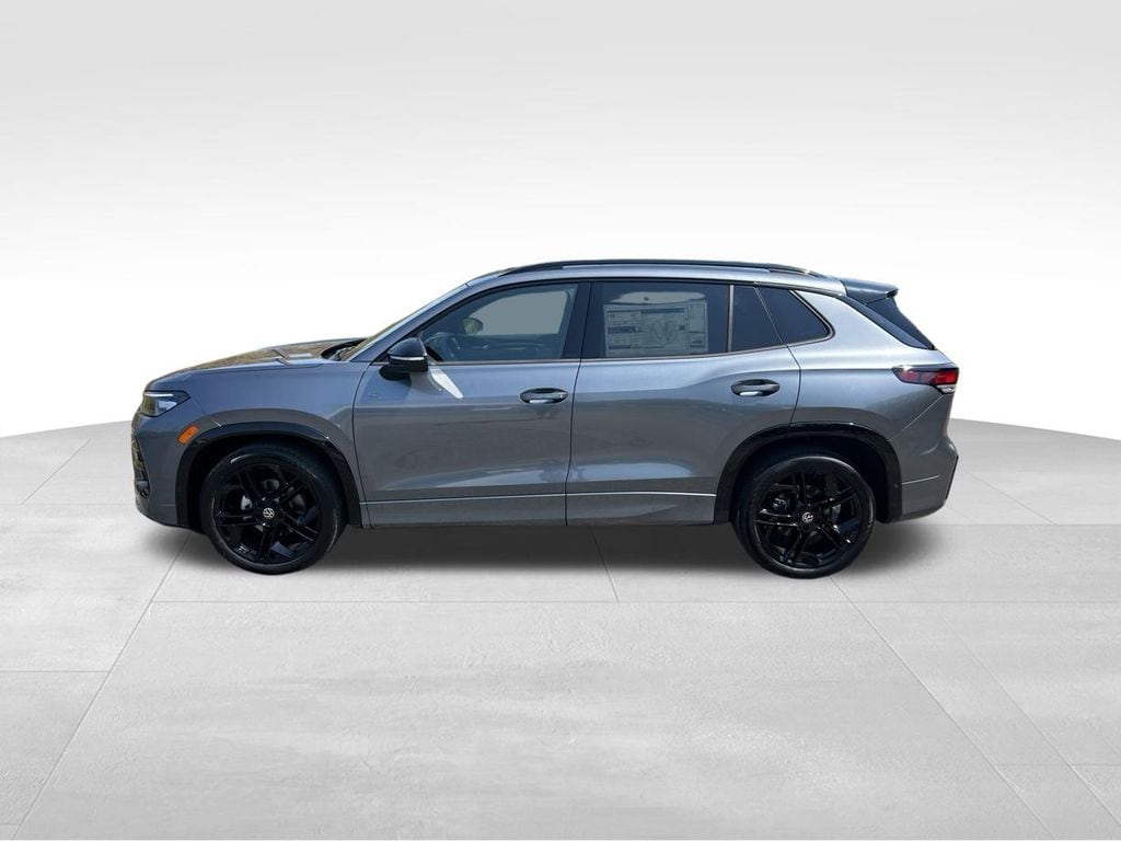 New 2026 Volkswagen Tiguan SE R-Line Black SUV