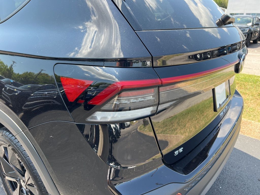 2025 Volkswagen Taos SE Black - Photo 12