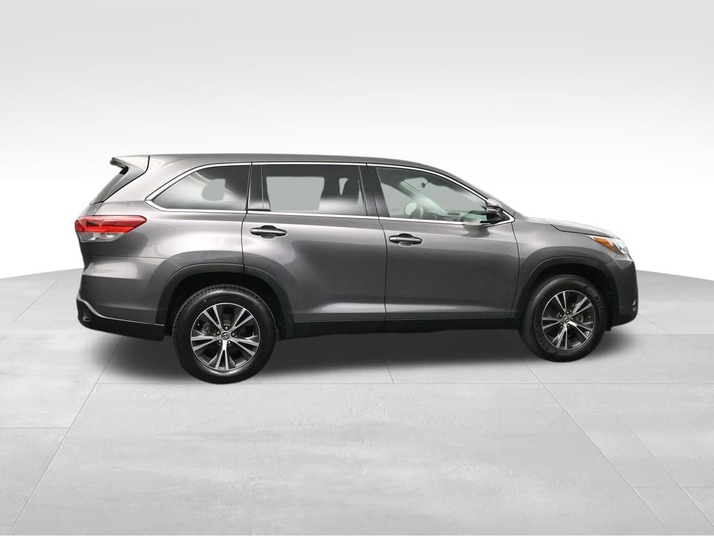 Used 2019 Toyota Highlander LE I4 SUV