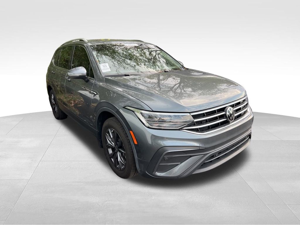2022 Volkswagen Tiguan SE photo 2