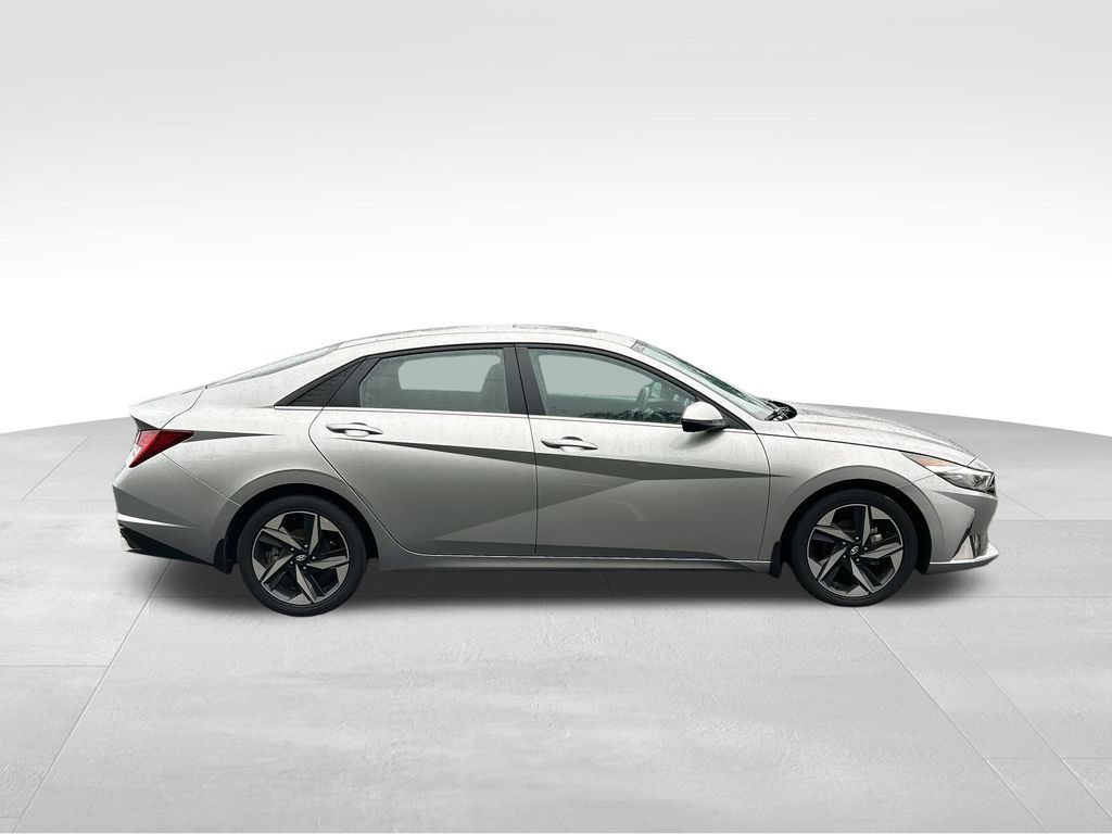 2023 Hyundai Elantra Limited photo 2