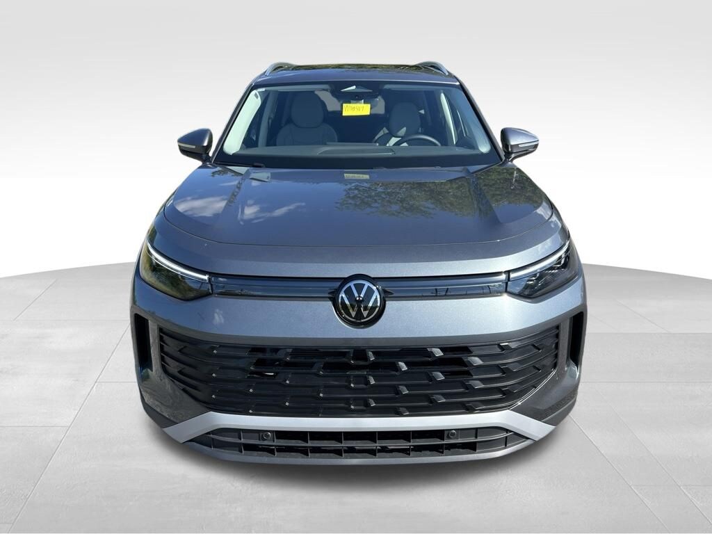 New 2026 Volkswagen Tiguan SE SUV