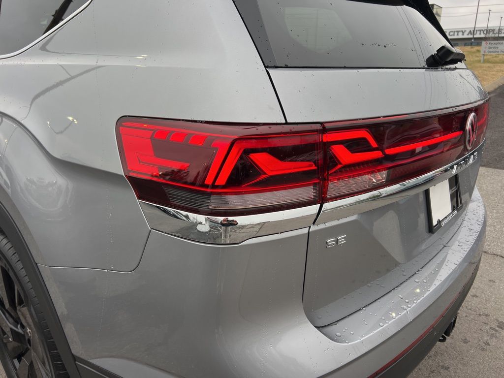 2026 Volkswagen Atlas SE w/Tech - Photo 13