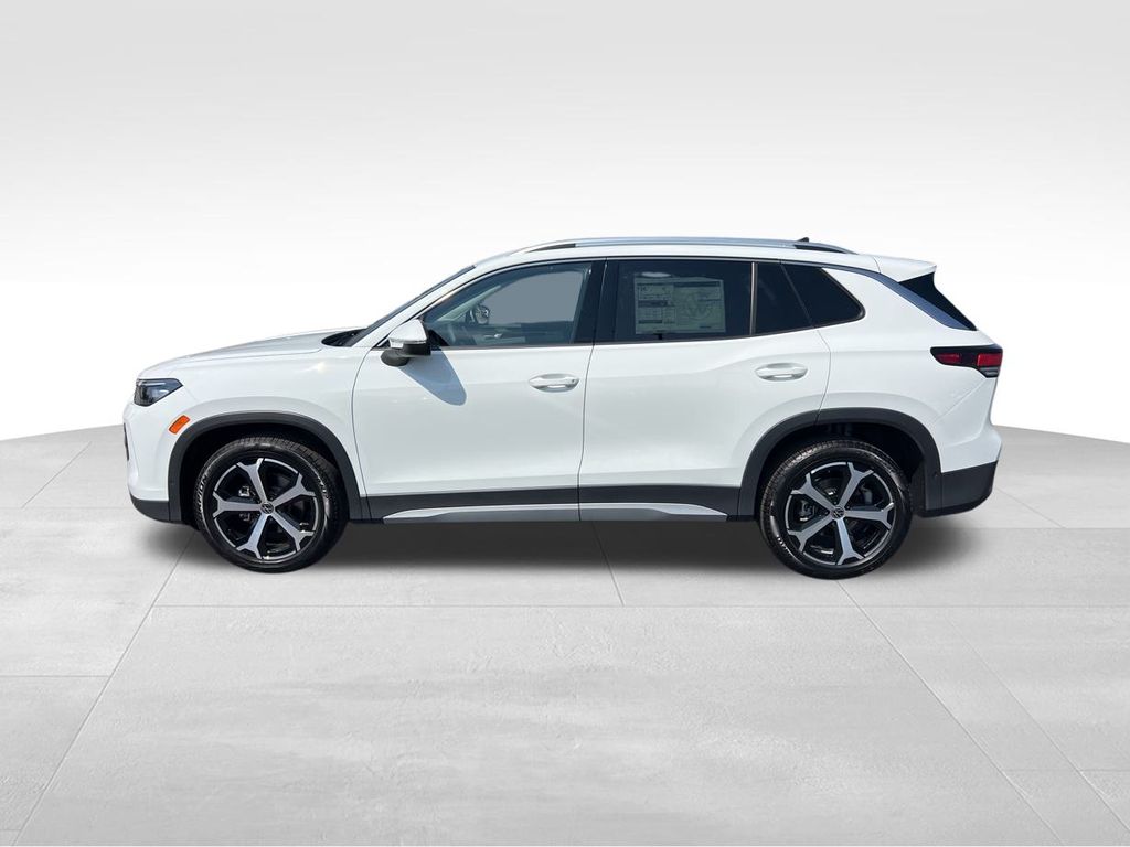 2025 Volkswagen Tiguan SE photo 3