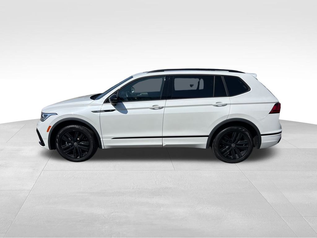 2022 Volkswagen Tiguan SE R-Line Black photo 3