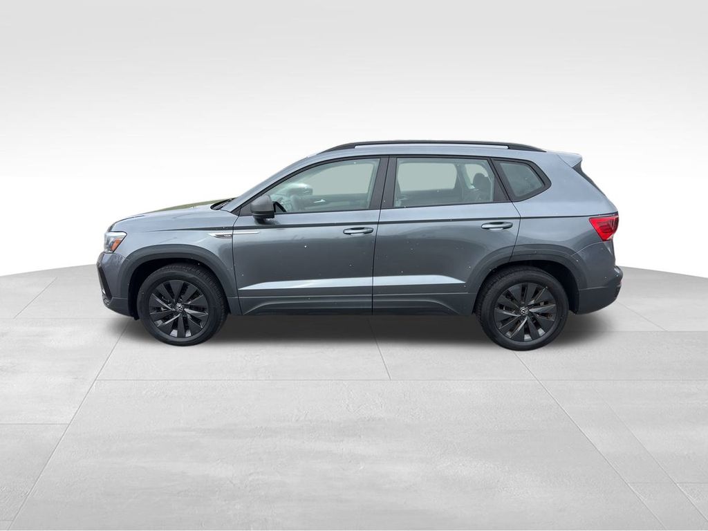 2022 Volkswagen Taos S photo 2