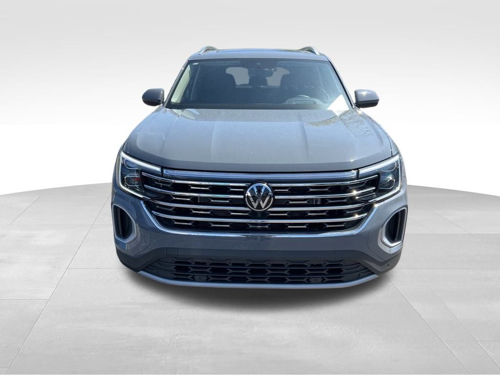 2025 Volkswagen Atlas SEL photo 2